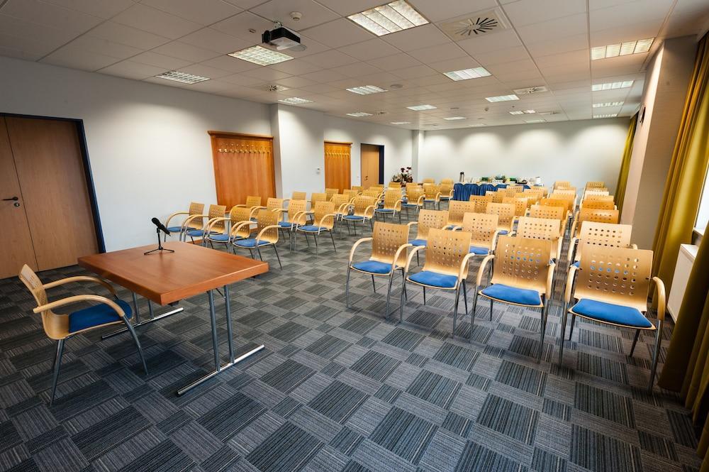 Hotel Partner Warsaw Ngoại thất bức ảnh