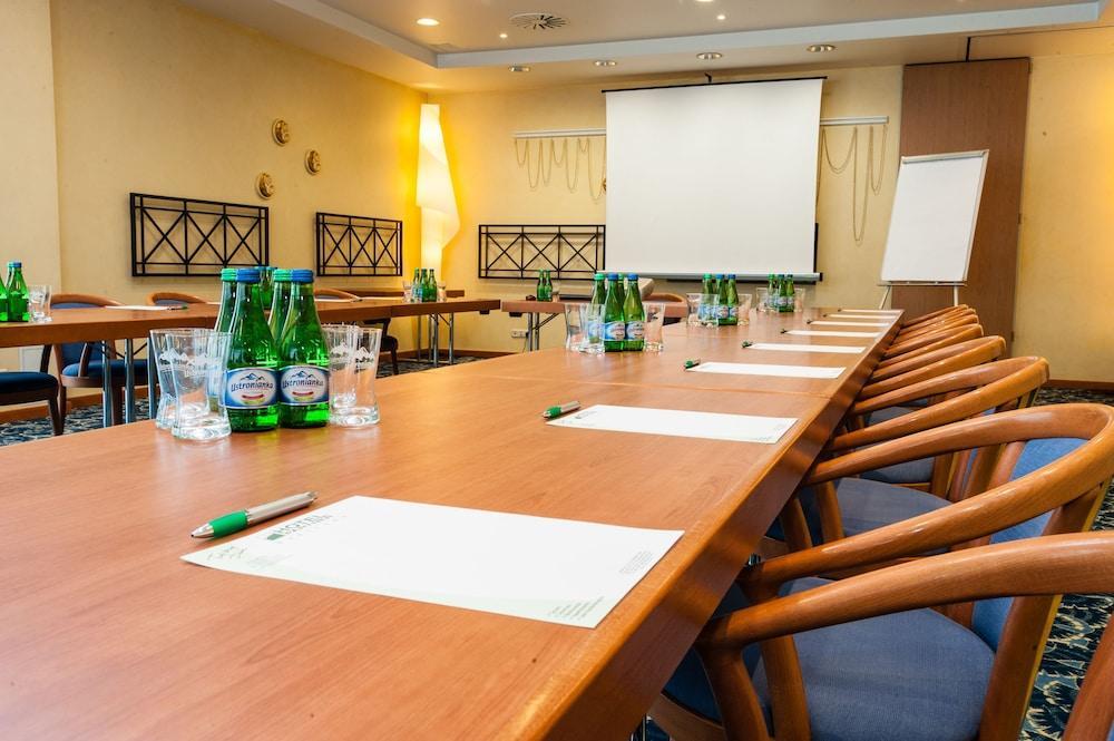 Hotel Partner Warsaw Ngoại thất bức ảnh