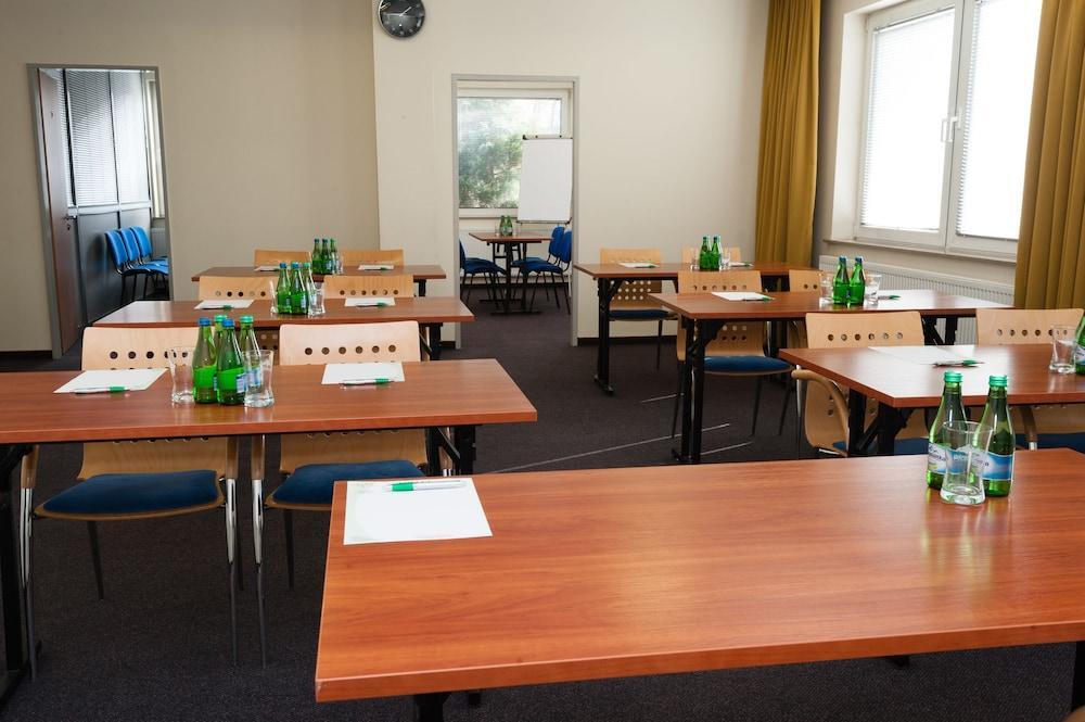 Hotel Partner Warsaw Ngoại thất bức ảnh