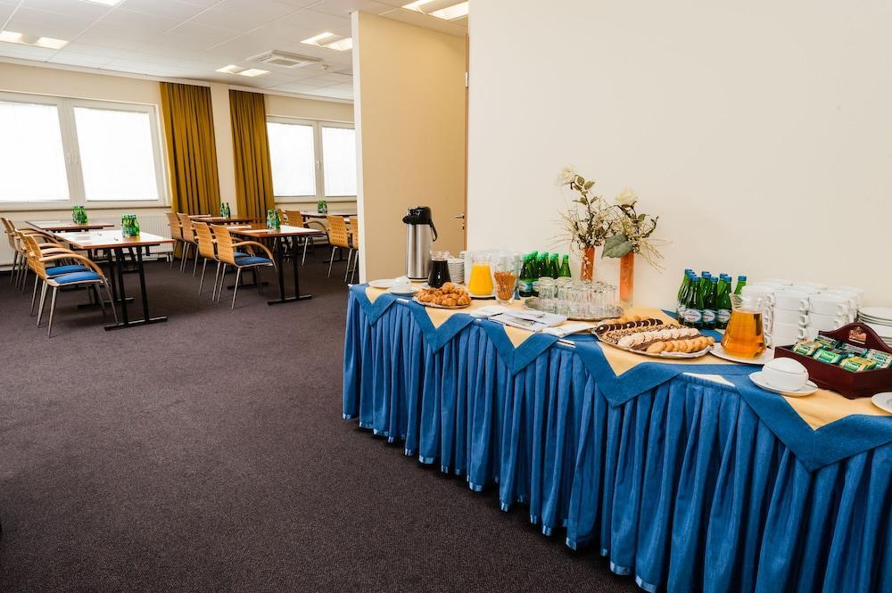 Hotel Partner Warsaw Ngoại thất bức ảnh